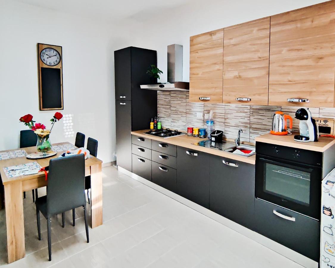 אלגהרו Valverde75 Guesthouse מראה חיצוני תמונה