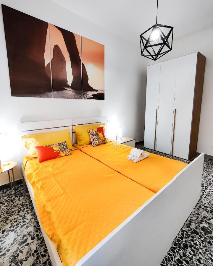 אלגהרו Valverde75 Guesthouse מראה חיצוני תמונה